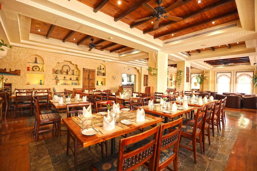 Delmon International Hotel Манама Екстер'єр фото