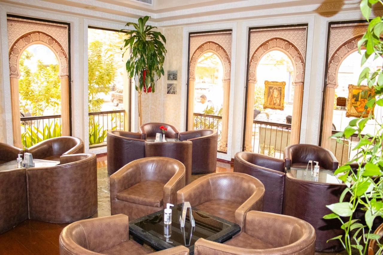 Delmon International Hotel Манама Екстер'єр фото