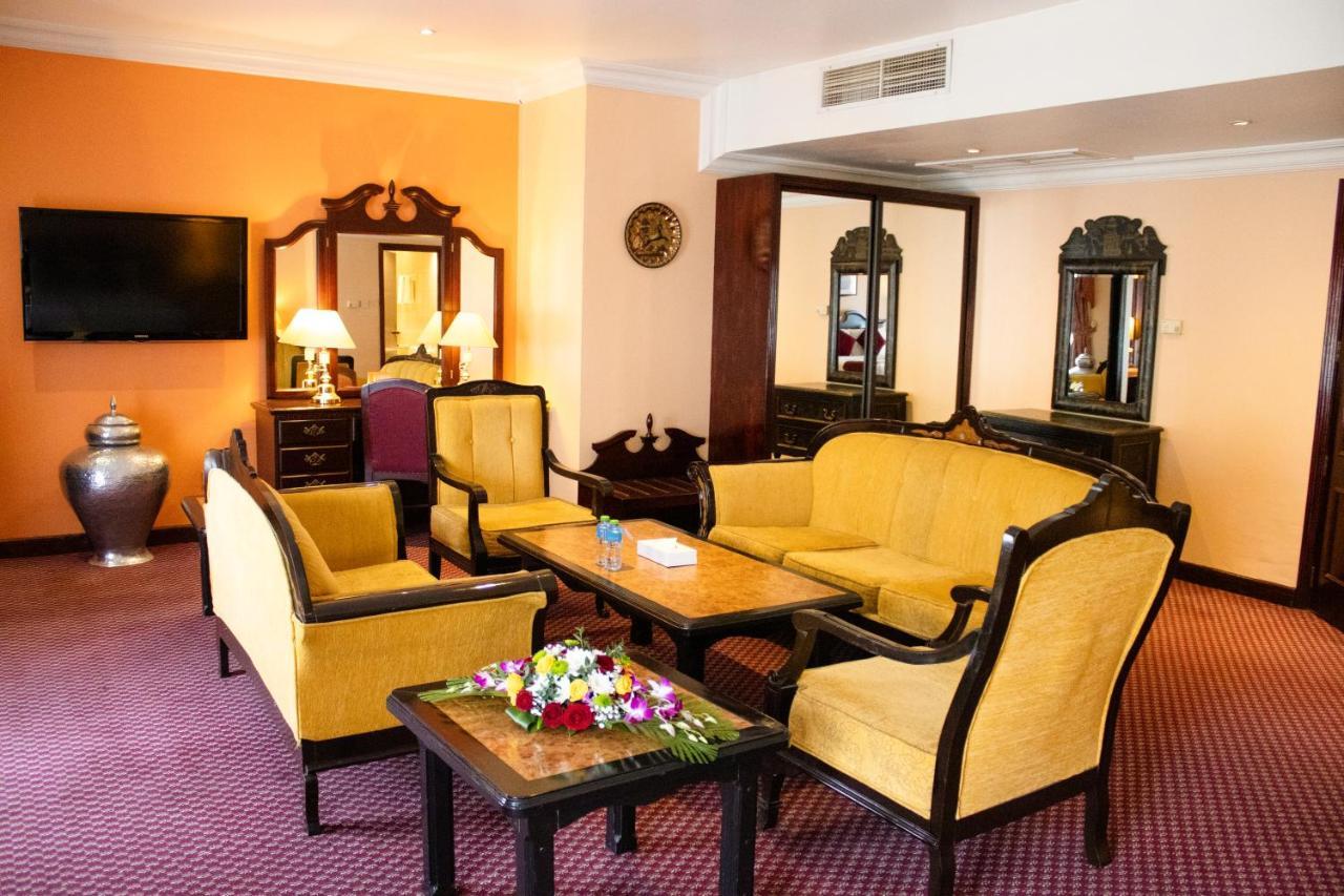 Delmon International Hotel Манама Екстер'єр фото