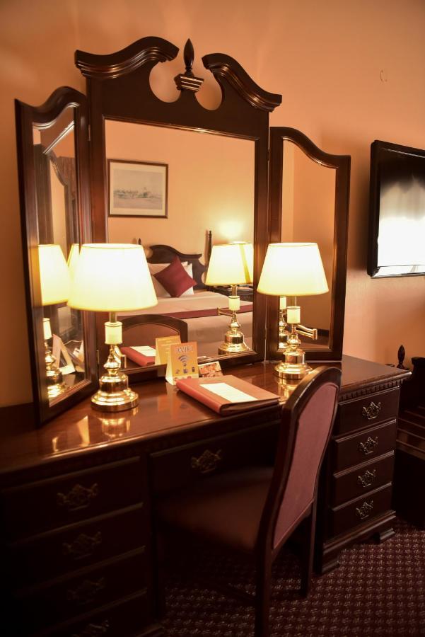 Delmon International Hotel Манама Екстер'єр фото