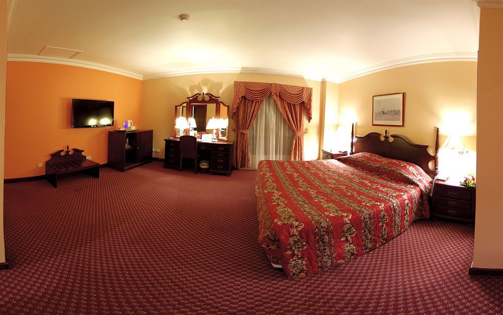 Delmon International Hotel Манама Екстер'єр фото