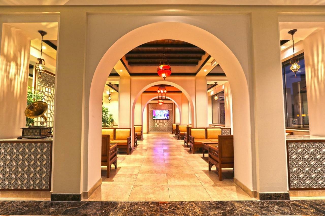 Delmon International Hotel Манама Екстер'єр фото