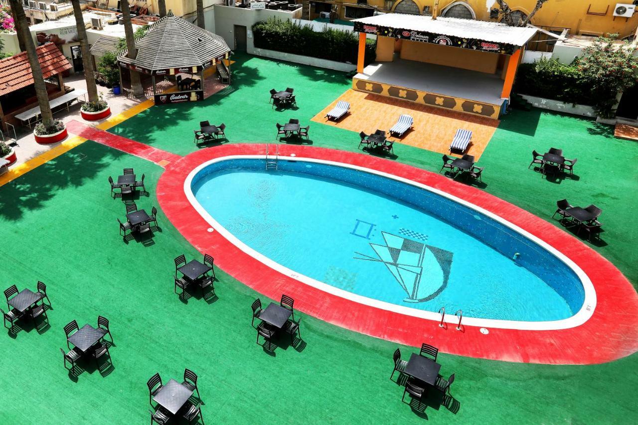 Delmon International Hotel Манама Екстер'єр фото